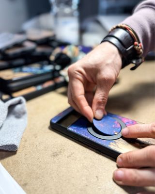 Auf die Details kommt es an! 🛠 Jedes unserer Produkte geht durch die Hände von Menschen, die ihr Handwerk perfekt...