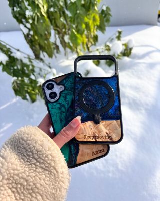 Nur bis morgen, 7. Dezember, garantieren wir die Lieferung von gravierten Handyüllen unter den Weihnachtsbaum. 🎄💫 Wenn du...